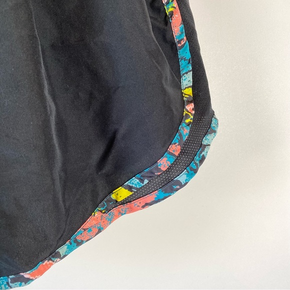 Nike Womens Dri-Fit Running Shorts Sz M Black Colorful Trim Pocket Lined Lightwt - Picture 5 of 10